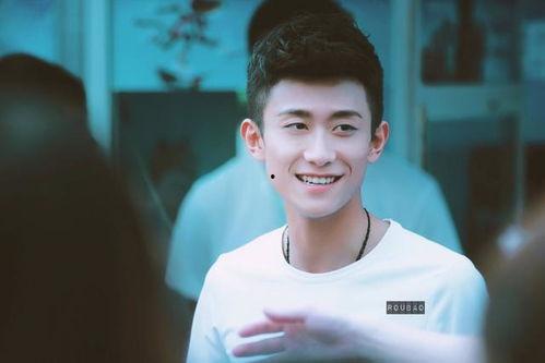 张一山爆料真假视频,揭秘娱乐圈幕后真相